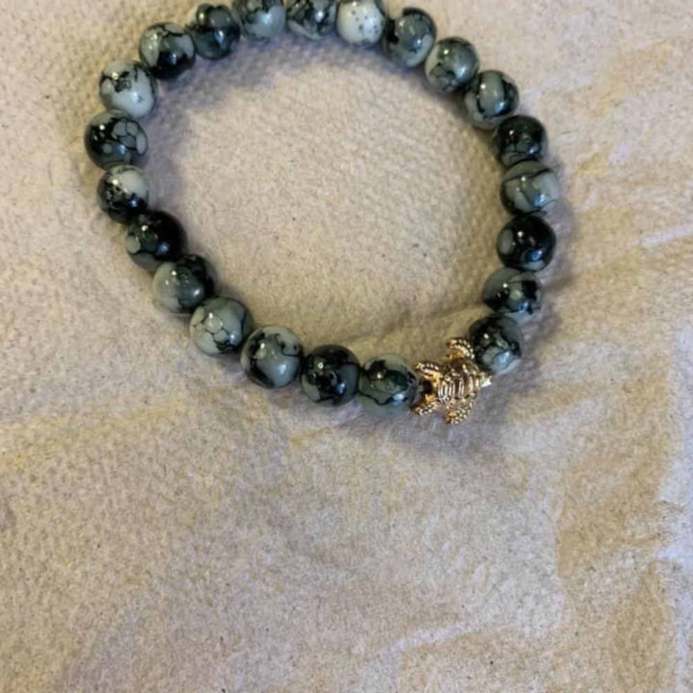 Sea Turtle charm bracelet-New